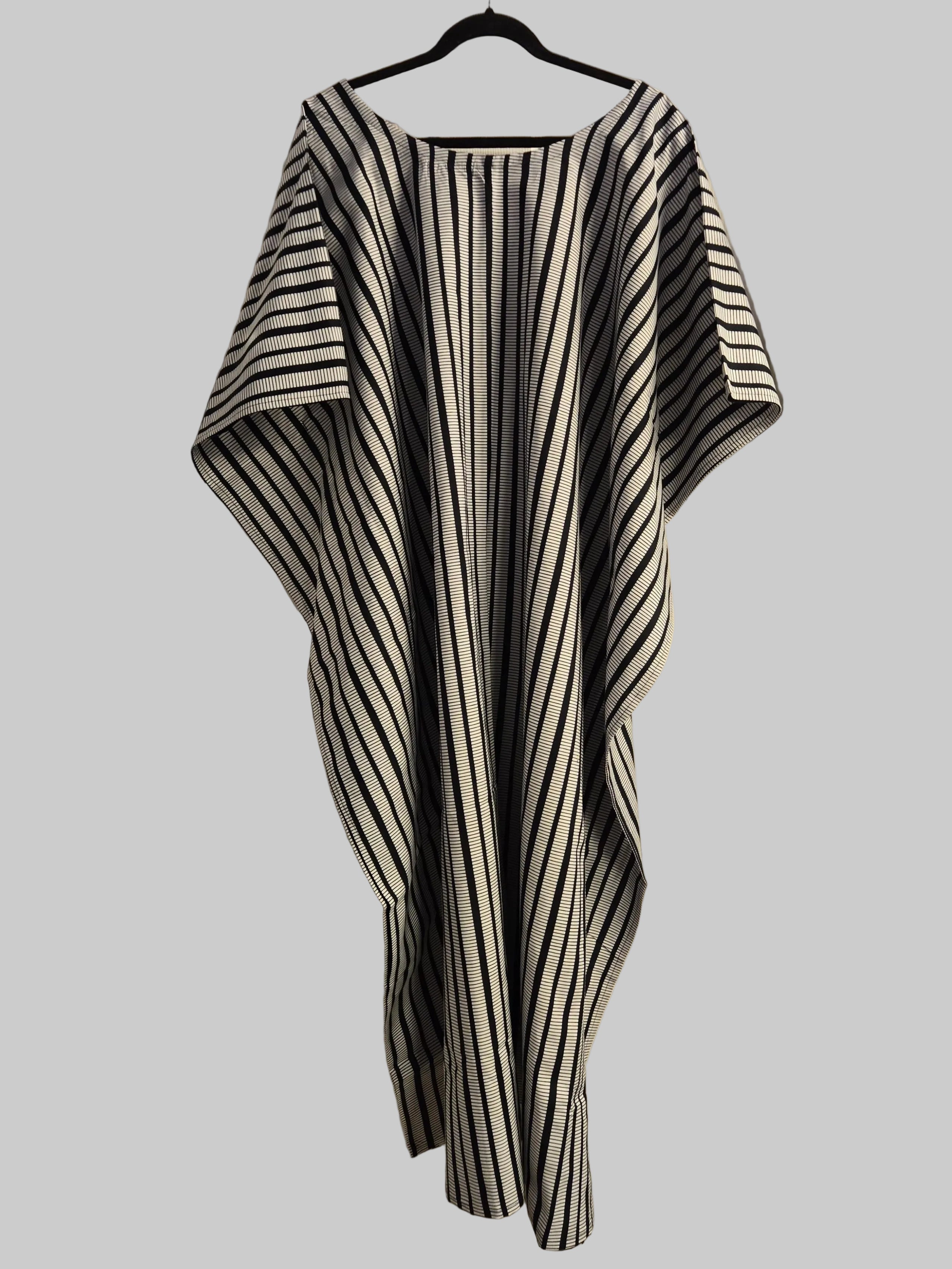 White and Black lined Boubu